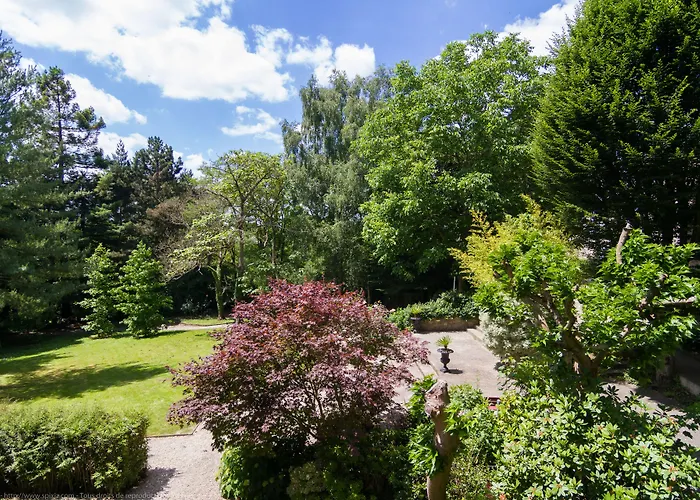Logis Hotel Du Chateau - Combourg, Proche Saint-Malo